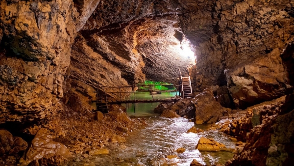 Пещера Хабью + Бронзовое ущелье